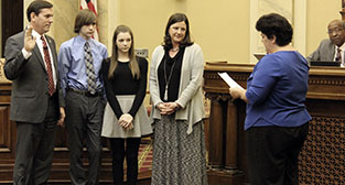 Ken Larking sworn in as city manager